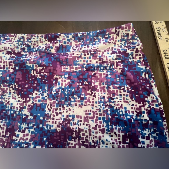 TOURNAMENT COLLECTION WOMEN’S SIZE XL SKORT.   PURPLE/BLUE/WHITE.  LIKE NEW - Picture 4 of 6